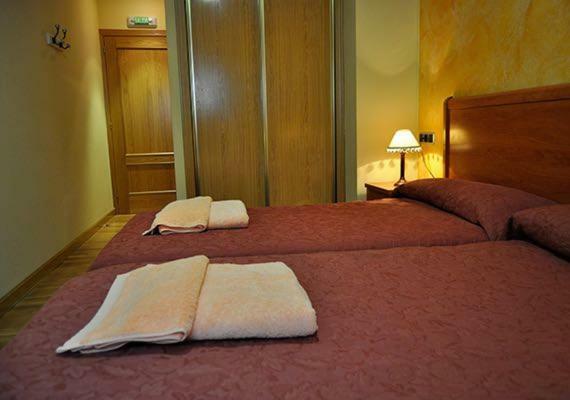 Hostal Puerta Del Valle La Cistérniga Zewnętrze zdjęcie